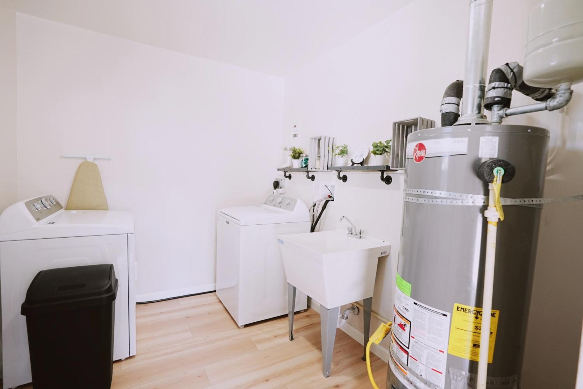 Centrally Located! Remodeled! Huge Backyard! The White House Albuquerque Eksteriør billede
