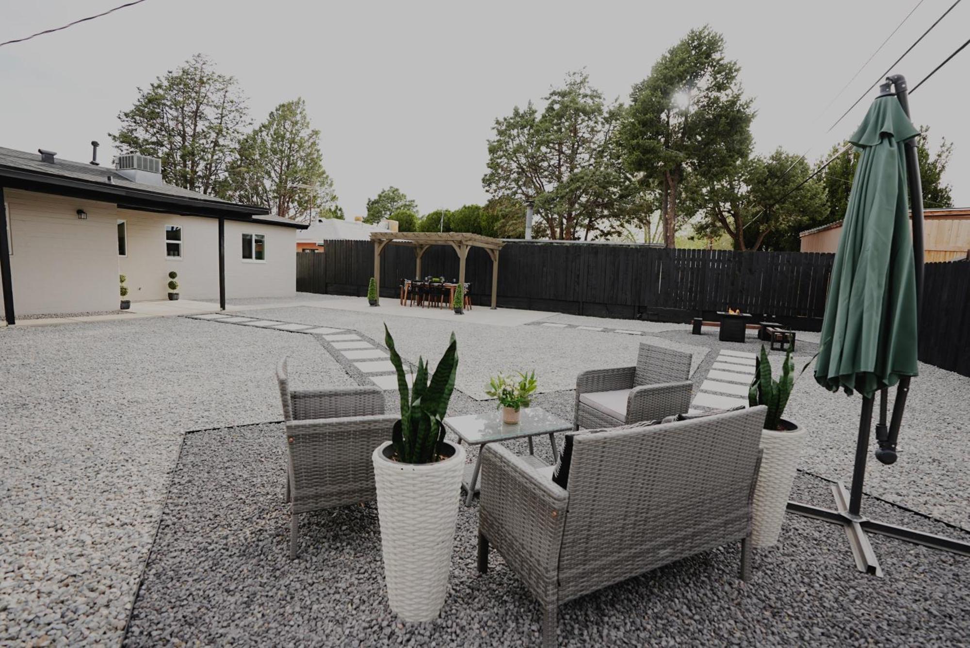 Centrally Located! Remodeled! Huge Backyard! The White House Albuquerque Eksteriør billede