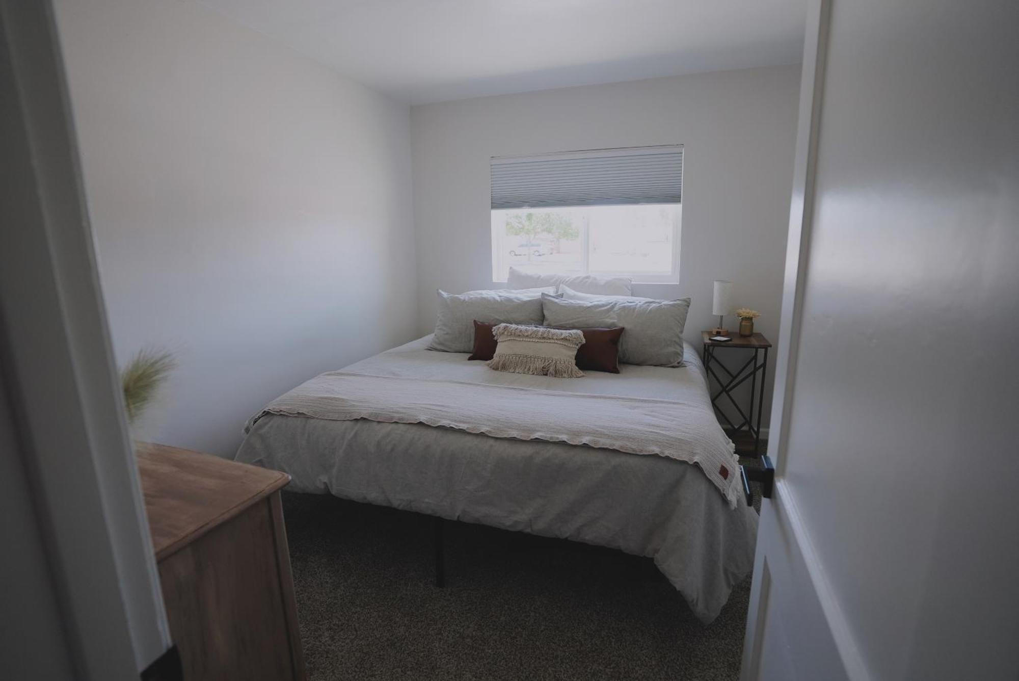 Centrally Located! Remodeled! Huge Backyard! The White House Albuquerque Eksteriør billede