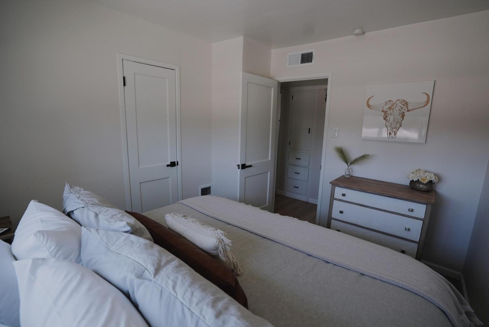 Centrally Located! Remodeled! Huge Backyard! The White House Albuquerque Eksteriør billede