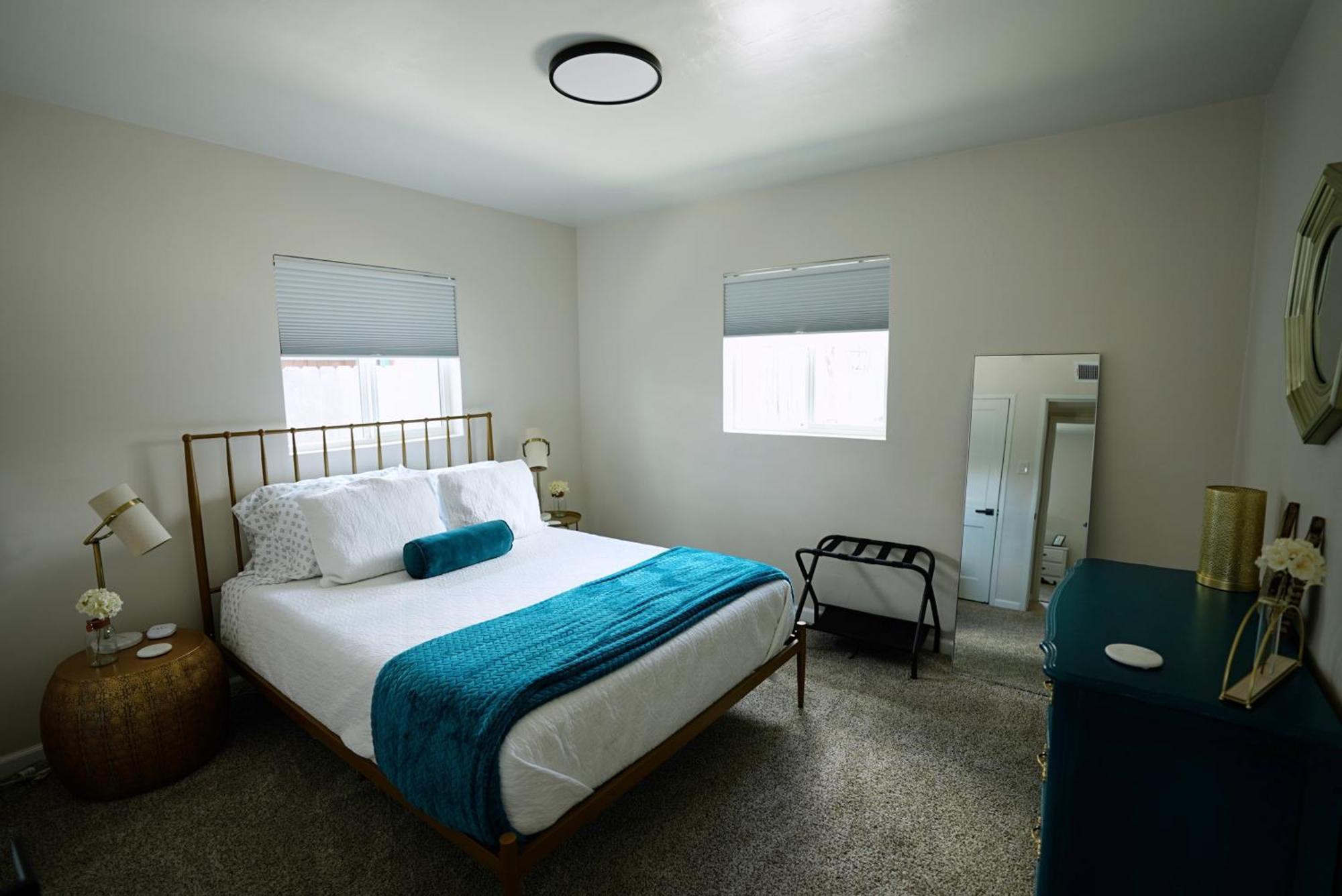 Centrally Located! Remodeled! Huge Backyard! The White House Albuquerque Eksteriør billede