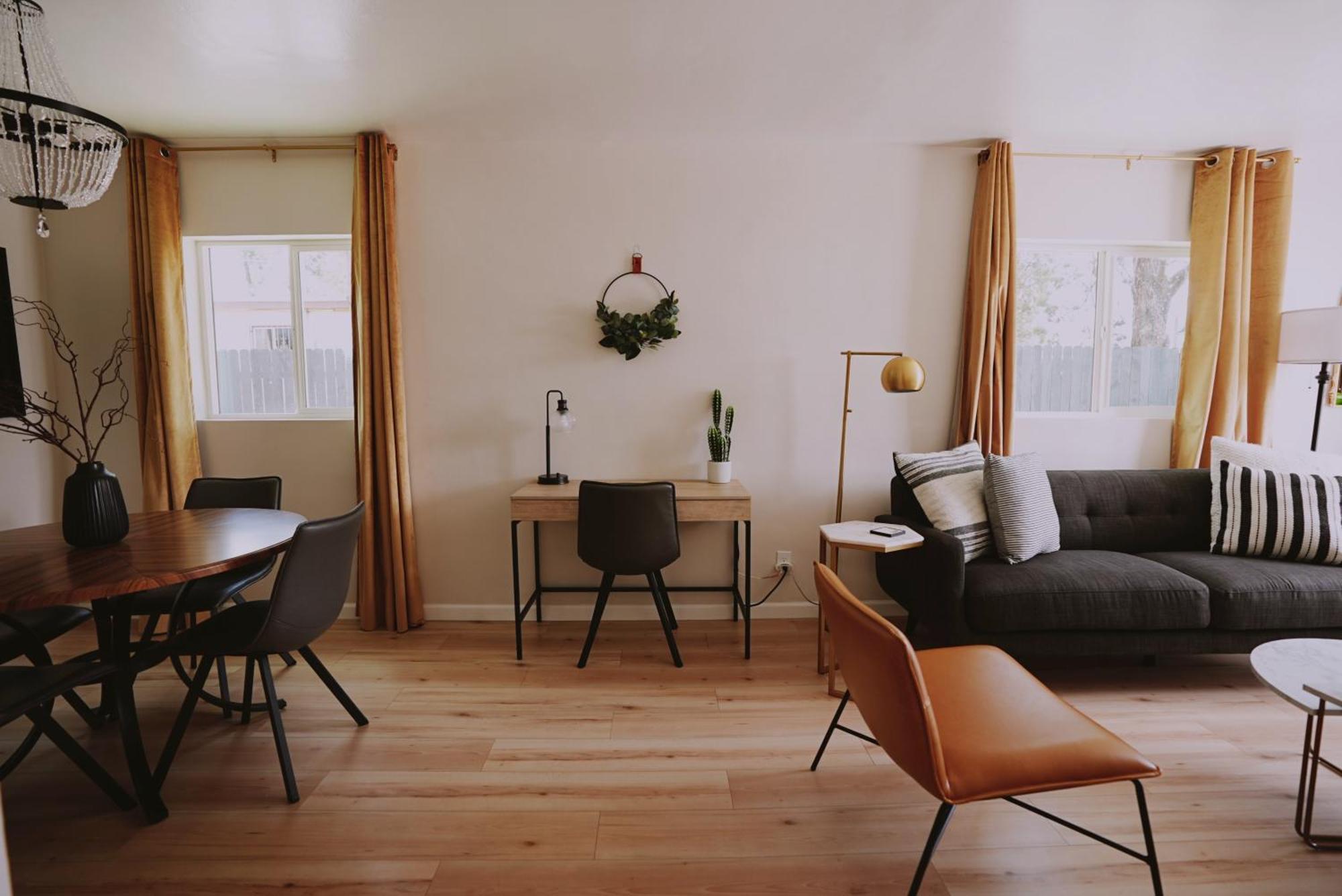 Centrally Located! Remodeled! Huge Backyard! The White House Albuquerque Eksteriør billede