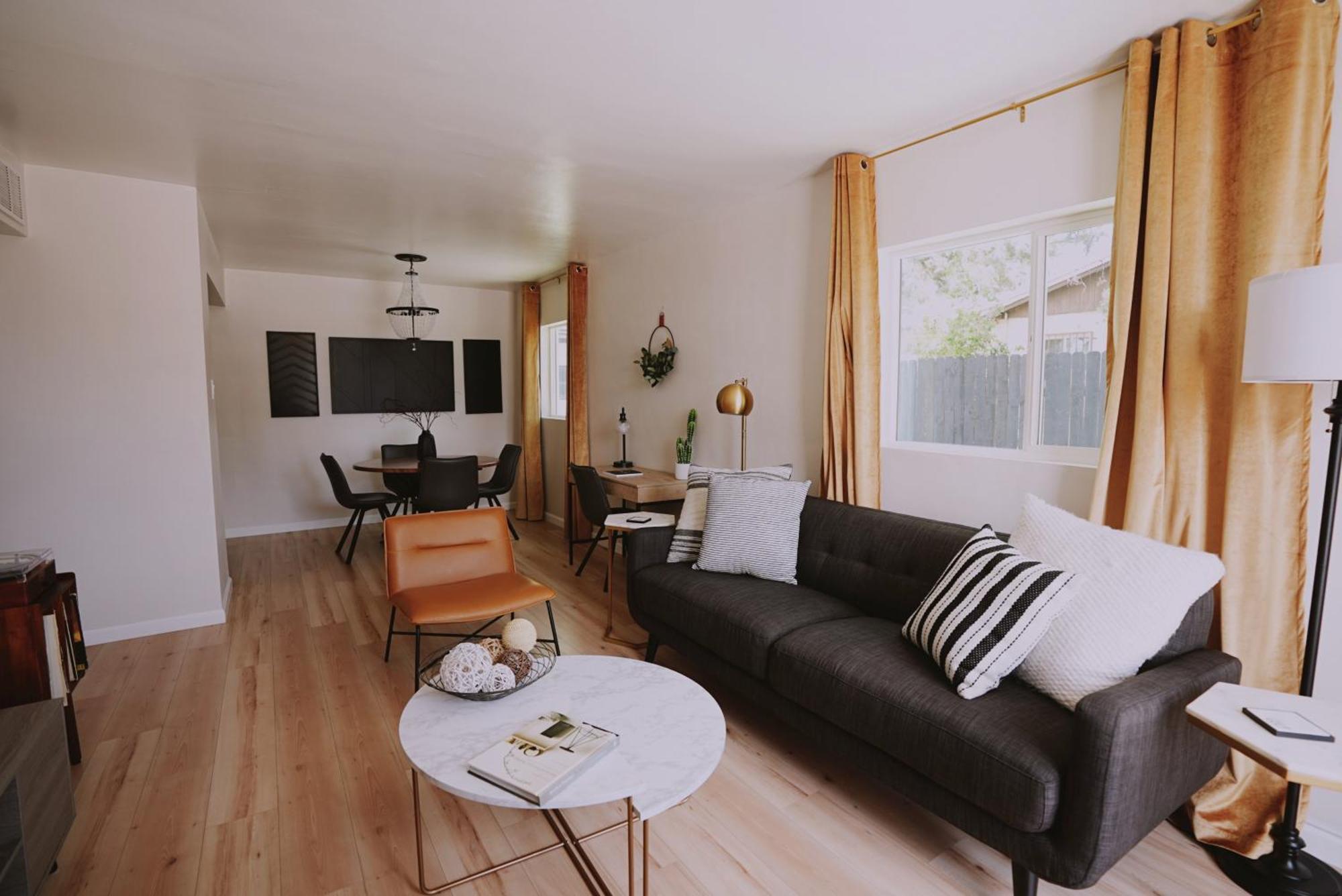 Centrally Located! Remodeled! Huge Backyard! The White House Albuquerque Eksteriør billede